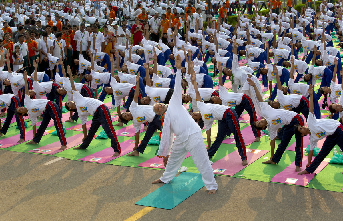 国際ヨガの日 イベントが6月19日 東京 銀座で開催 インド人指導者によるヨガ 実演参加者1 000人を募集 一般社団法人マハリシ総合教育研究所のプレスリリース