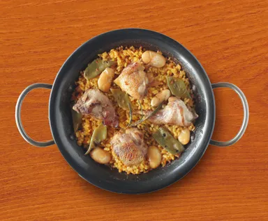 鶏とウサギのパエリア