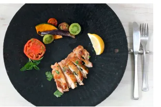 鶏もも肉のフレッシュハーブグリル