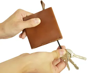 ゴムで鍵がのびる