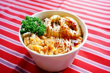 フェジョアーダ入りロコモコ丼