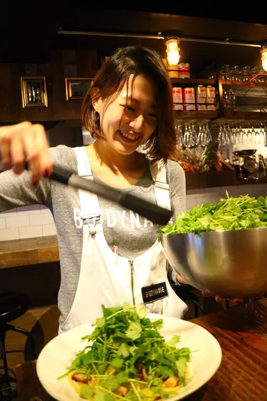 パクチー乗せ放題パスタ