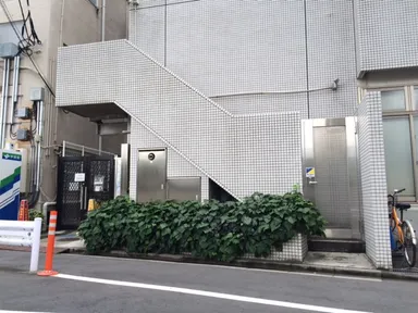 育正保育園　非常階段(2)