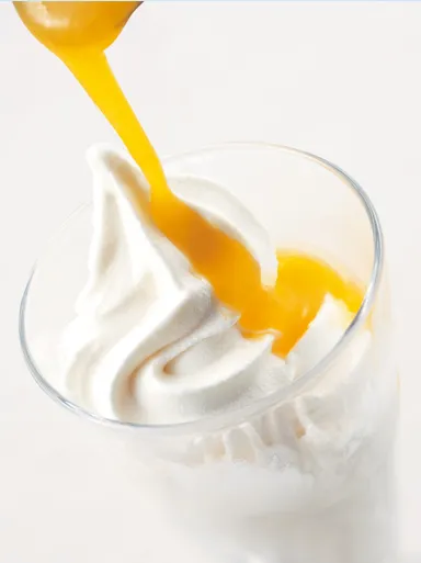 北海道濃厚ソフト（マンゴーソース）