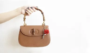 かばんにつけたエマージェンシーホイッスル