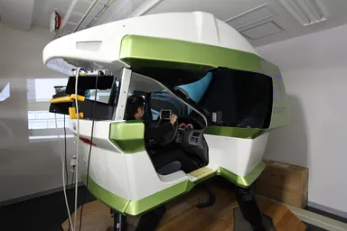 今後はドライブシュミレータを使用して実験