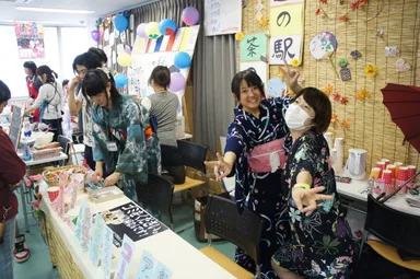 各種展示、学生ブースなど