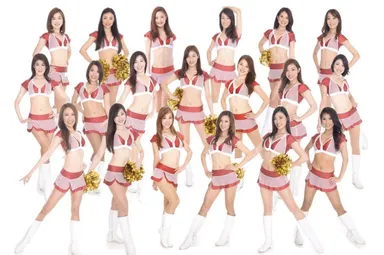チアリーダーが会場を彩ります