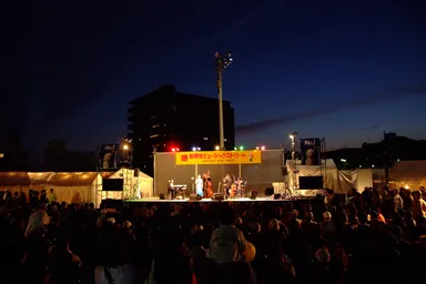 新開地音楽祭　夜のステージ