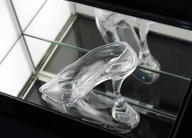 店舗内装ガラスの靴