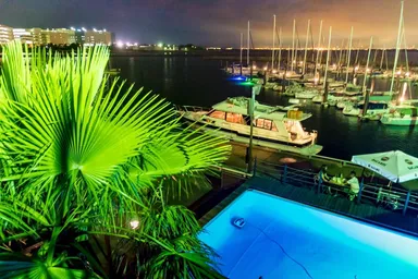 夜のヘミングウェイ