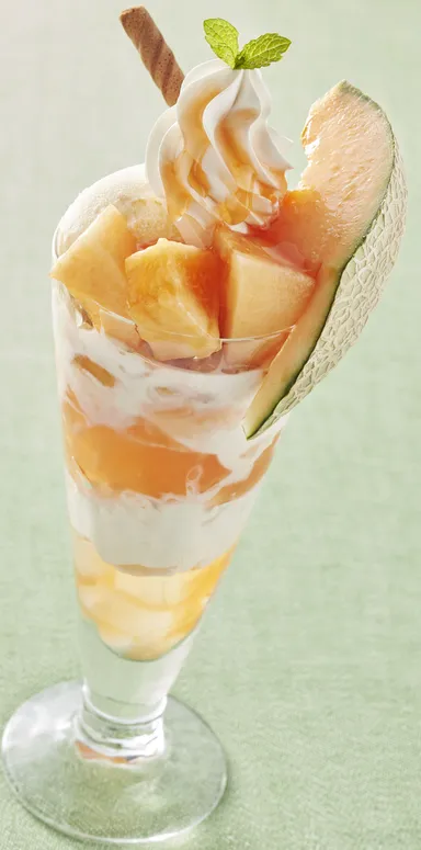 北海道産らいでんメロンのパフェ