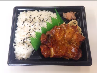 チキンステーキ弁当（塩にんにく鶏）