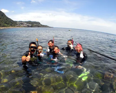 親子でシュノーケリング