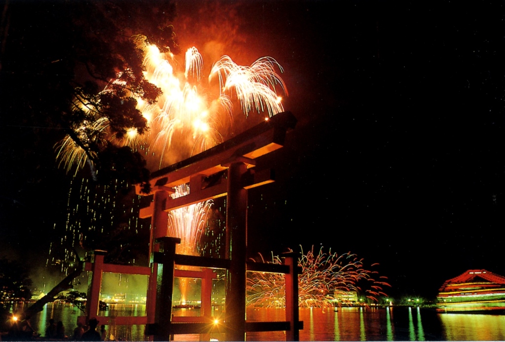 1259芦ノ湖夏まつりウィーク 7月31日 8月5日開催 6夜連続 合計約18 500発 花火と箱根神社の神事で 避暑地箱根 芦ノ湖の夏を満喫 1259 芦ノ湖夏まつりウィーク実行委員会のプレスリリース 1259芦ノ湖夏まつりウィーク 7月31日 8月5日開催 6夜連続 合計約18 500発 花火と箱根神社の神事で 避暑地箱根 芦ノ湖の夏を満喫 1259 芦ノ湖夏まつりウィーク実行委員会のプレスリリース
