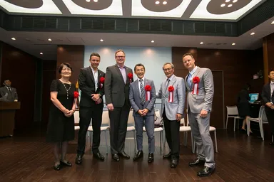 クラブ・オブ東京役員と石塚校長