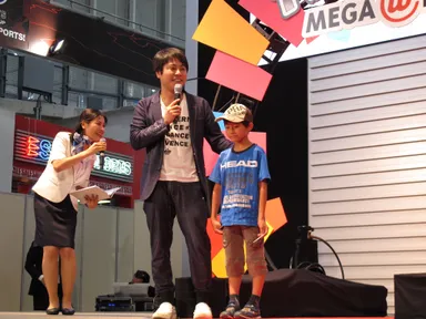 1億人達成セレモニーの様子2