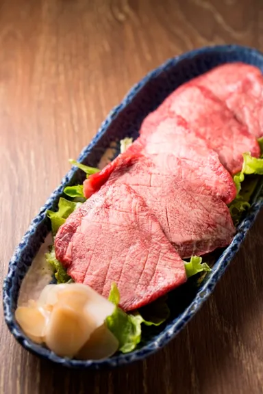 黒毛和牛タン刺し