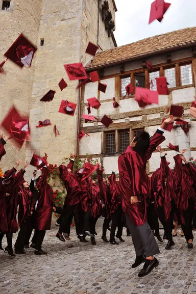 エーグル城での卒業式