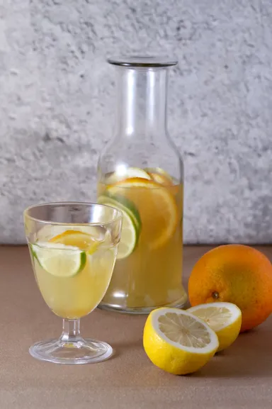 レモネードとリンゴのサングリア
