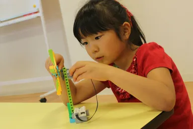 ブロック+プログラミング=「考えるチカラ」