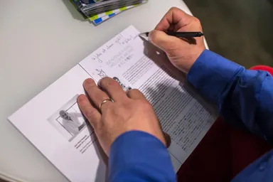 58枚のメニューカードにシェフからのメッセージ