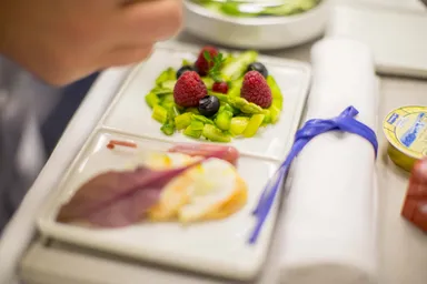 オマール海老とアスパラの前菜