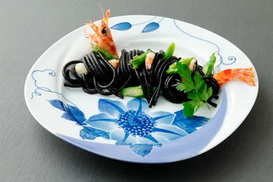 ラ ヴェラ　自家製イカ墨スパゲッティー