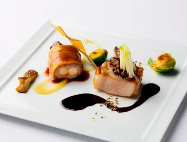 レストラン〈ブラン ルージュ〉ブラムリーの香り