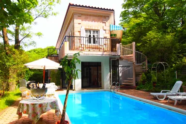 オー・ミラドー　プール