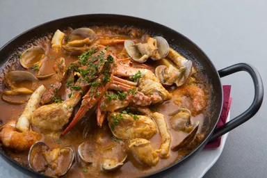 渡り蟹を使ったブイヤベース ナドニエスタイル