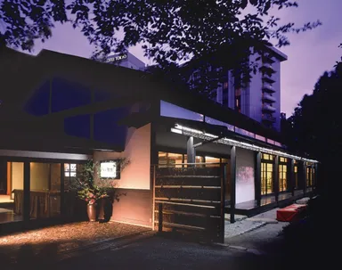 数寄屋造りの白鳳館にて開催