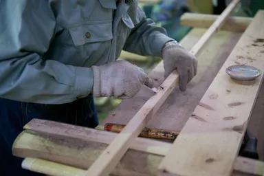 手作業で丁寧に処理加工