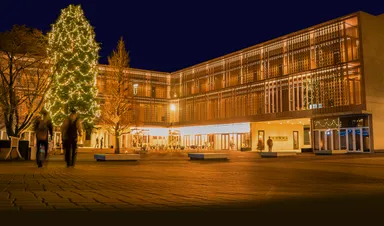 工学院大学八王子キャンパス 総合教育棟外観夜景