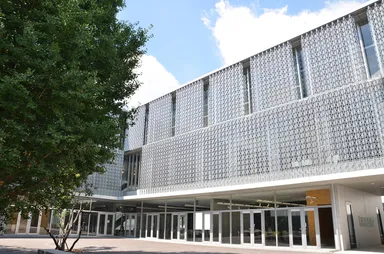 工学院大学八王子キャンパス 総合教育棟外観