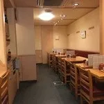 店内テーブル席