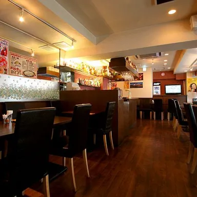 広々とした店内