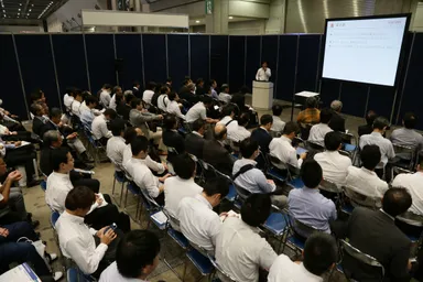 前回プレゼンテーションの様子