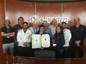 「Excelencia Ambiental 2016」を受賞したKMX社員