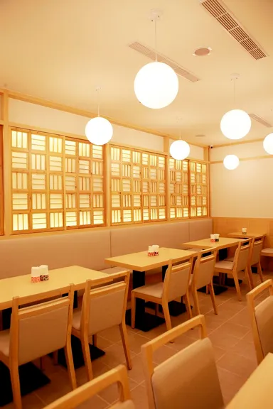 京都らしさを演出した店内