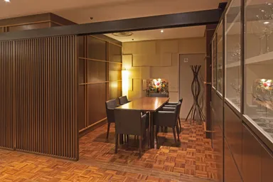 ハシュハシュ　半個室