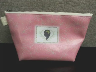 「ユリヤ」三角ポーチ ピンク