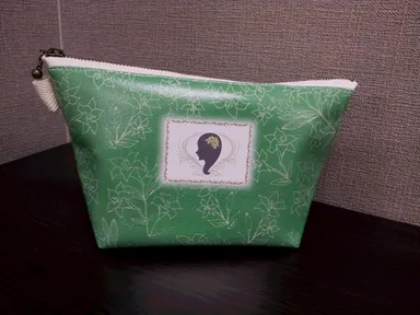 「ユリヤ」三角ポーチ グリーン