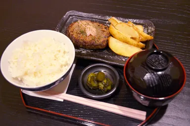 新コラボメニュー　岩下の新生姜 ハンバーグ定食