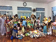 2016年4月ベトナム DucSonPagodaへ寄贈