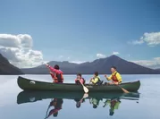 水質8年連続日本一の支笏湖でカヌー
