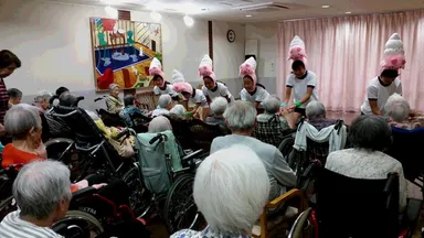 やどぶたと握手