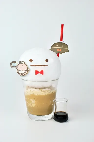 喫茶すみっコメニュー：おばけとまめマスターのひんやりコーヒーシェイク