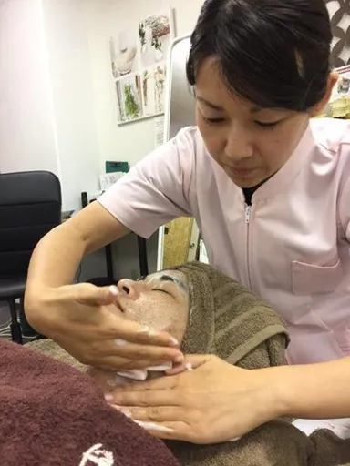 出張フェイシャルエステ