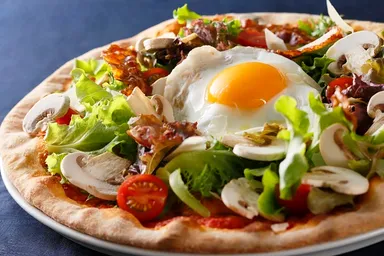 イタリアンダイニング ベルラーゴ「フォカッチャビスマルク」